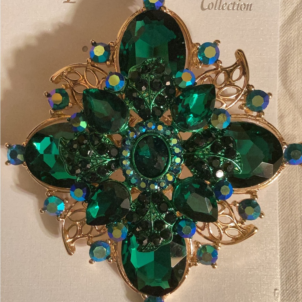 Emerald Green Gemstone Brooch OVERSIZE. - Picture 3 of 3